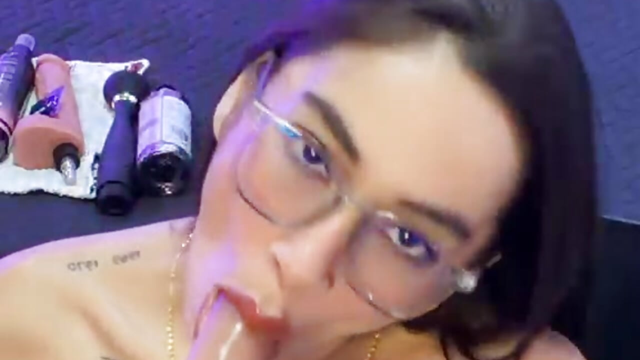 Deepthroat 🔥 - vídeo de la modelo de cam GabbieSkinny