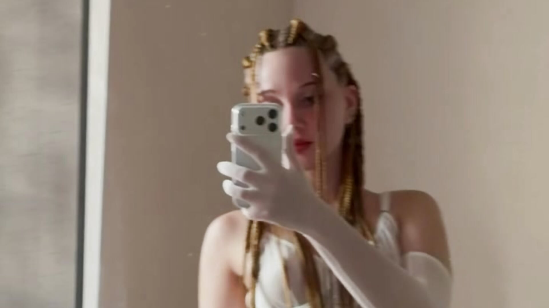 white mood – video od webkamerové modelky MargoViento