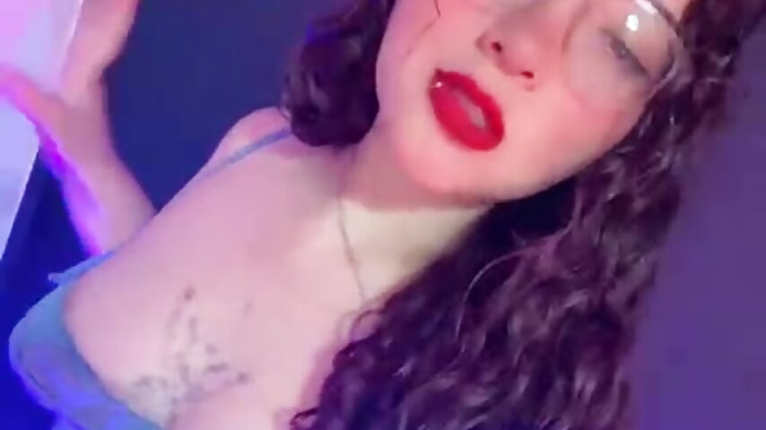 Hey love welcome💜 - video by ZoeSinclair cam model