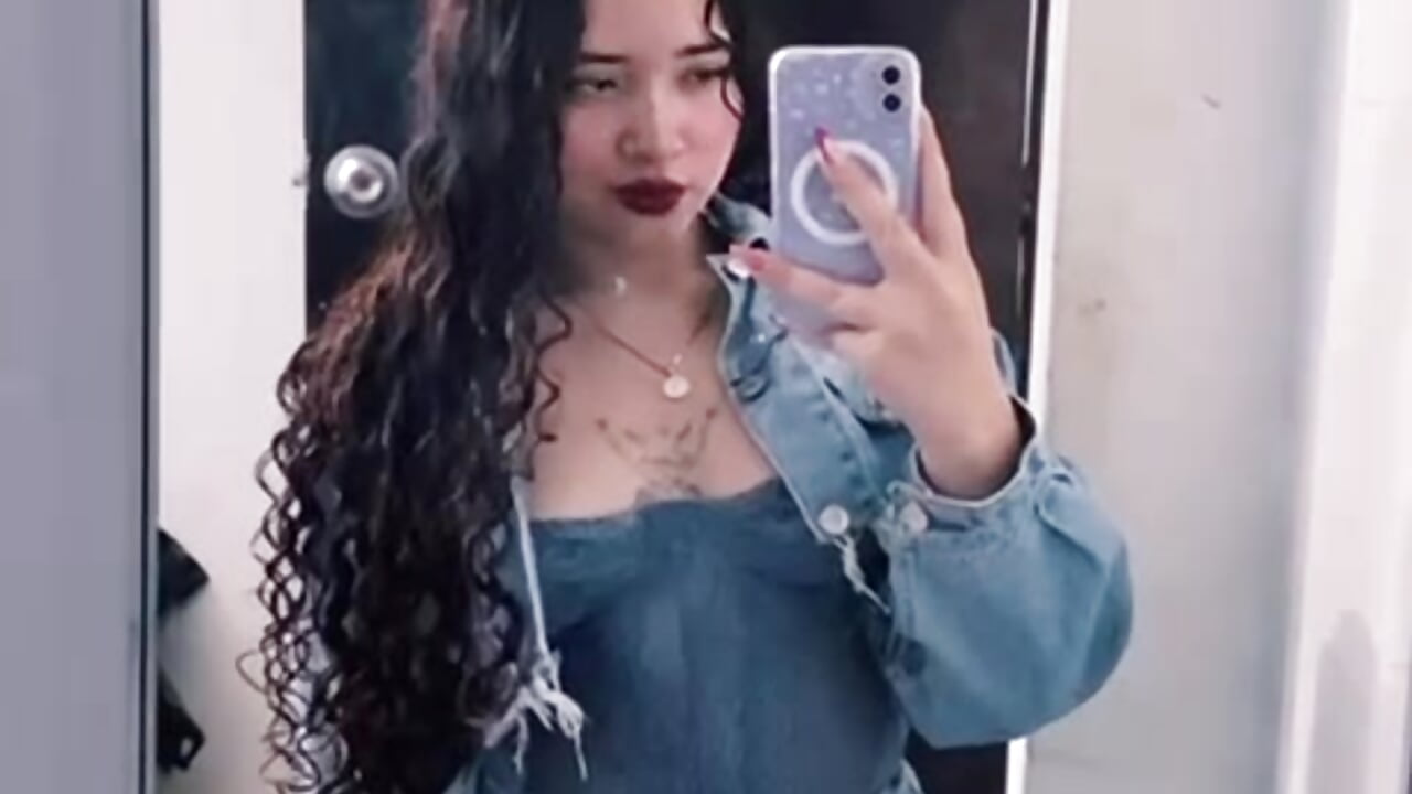 Hello my love, I'll wait for you here and you will be happy 🌸🍒 - video by ZoeSinclair cam model