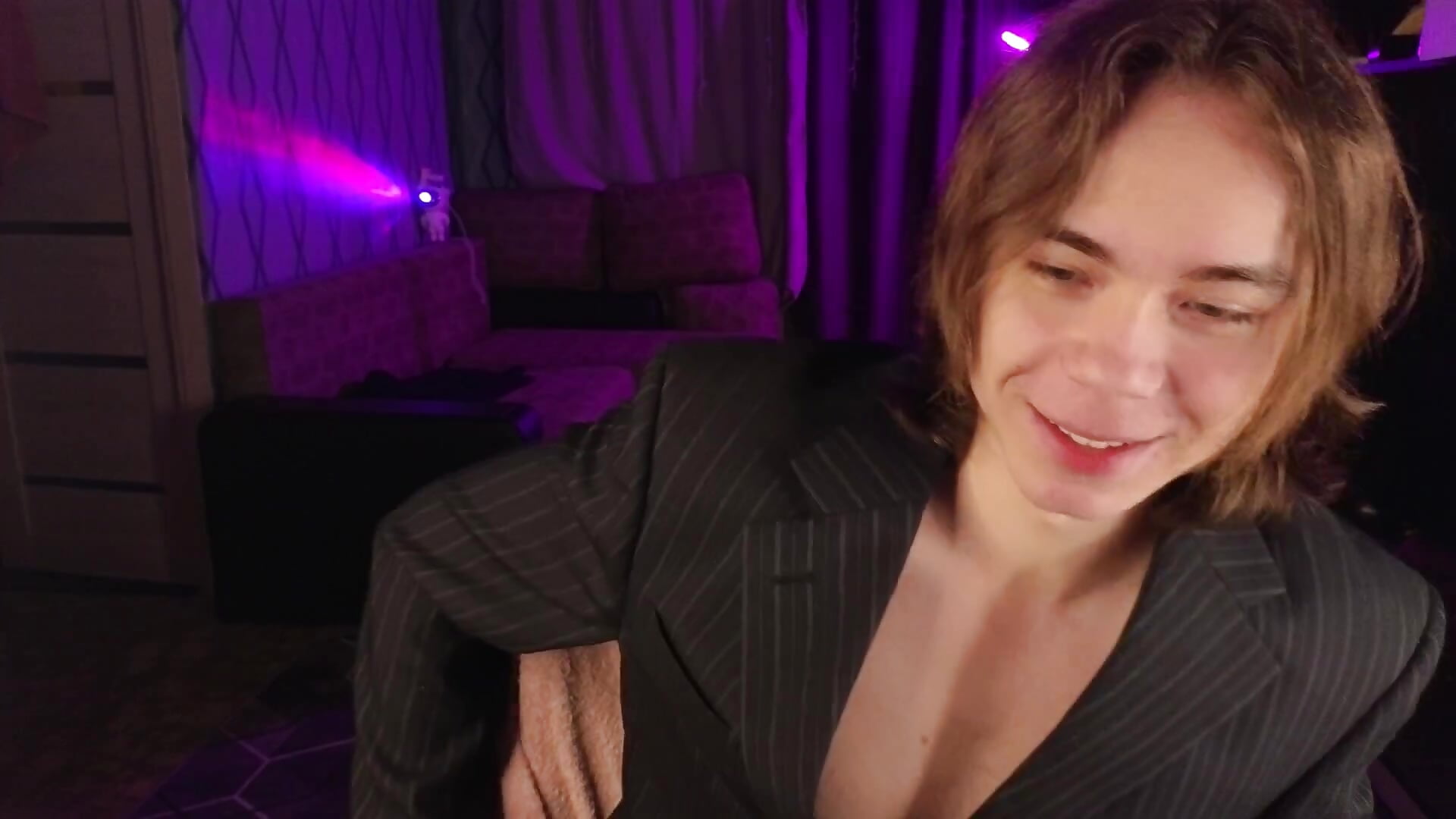 BUSINES 🤑💸💰 (I show butt... true xD) - video by neganxxx cam model