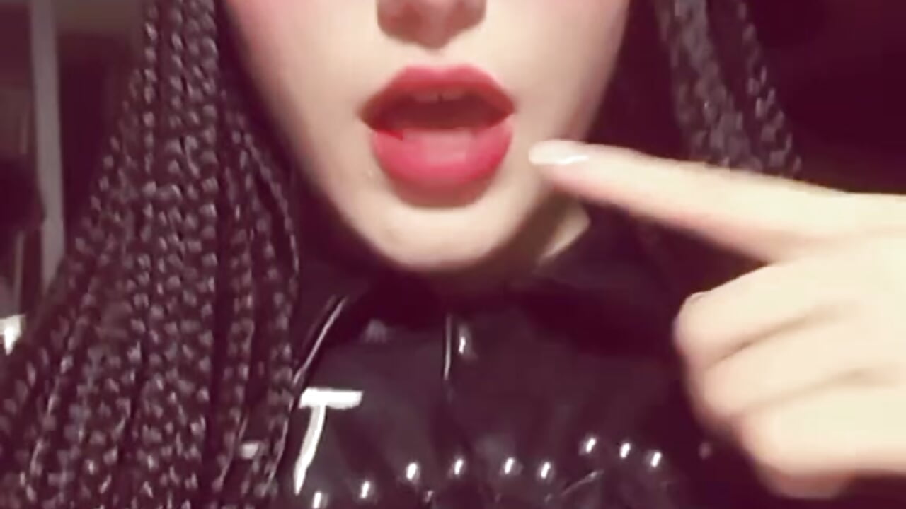 1000254840 - video by odett_rivas_ cam model