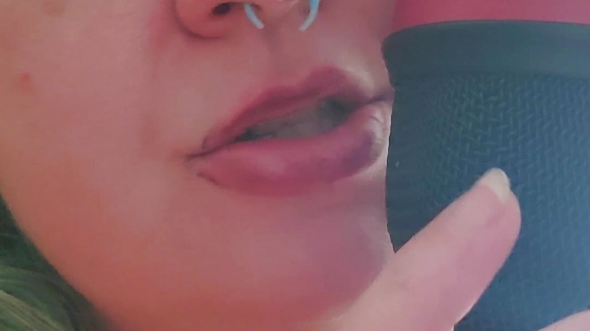 Whispers in your ear - video oleh model kamera BellaBlueBBW