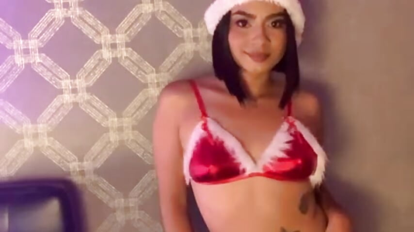 dancing like crazyyy !! XMas girl in love - video di AlyssaRay modella di cam