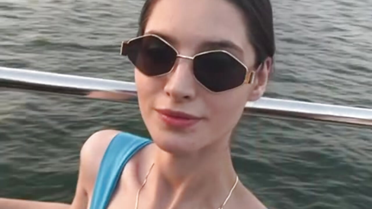 18+ 18+ 18+ - video by AlessiaChen cam model