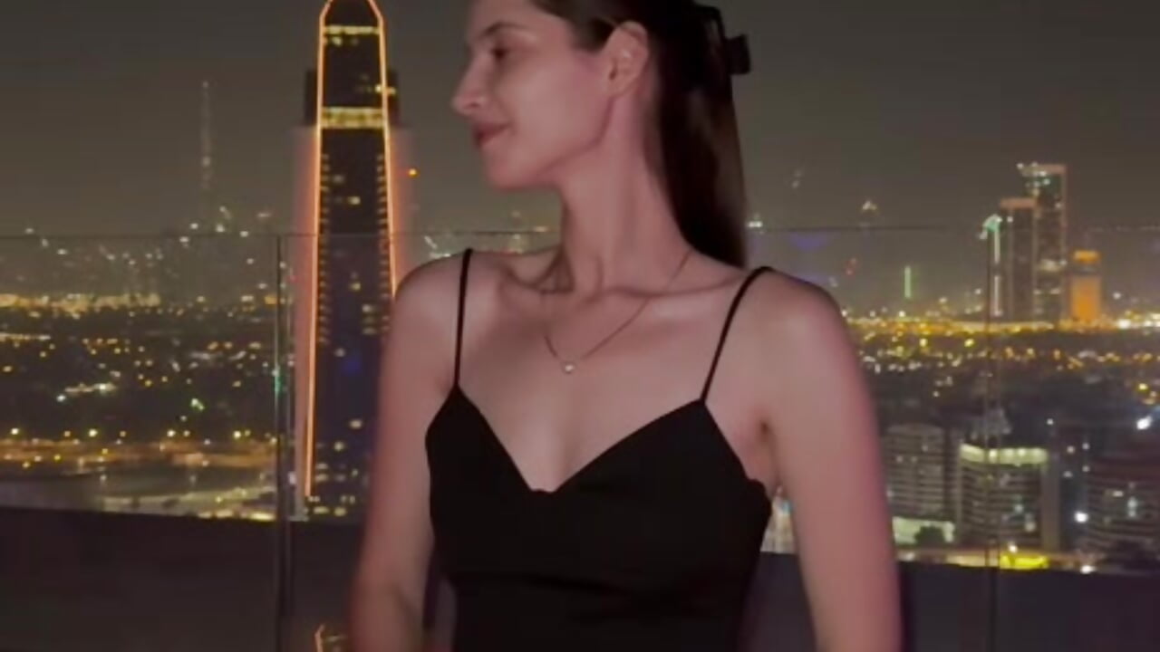 It's meeeee^^ - video by AlessiaChen cam model