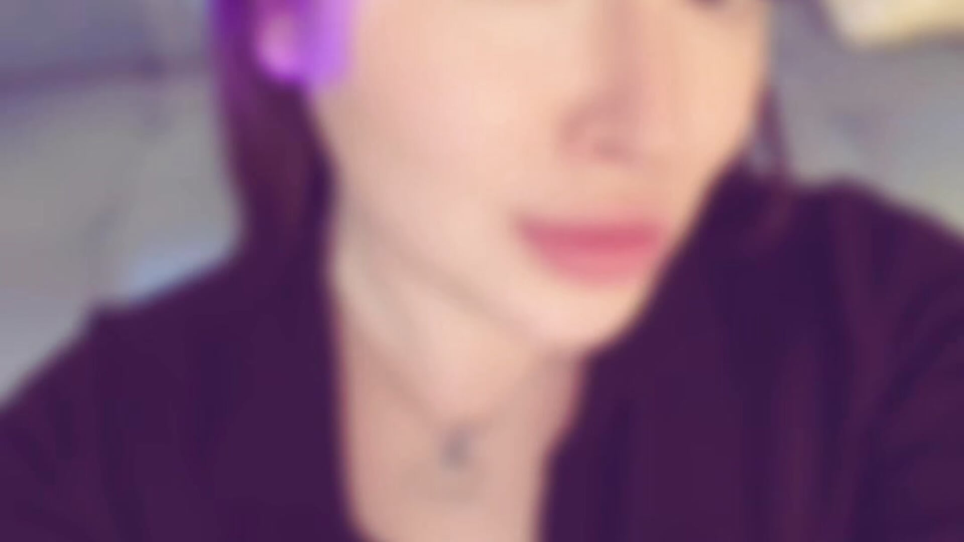 ♠️ – video od webkamerové modelky AliceOfWondersS