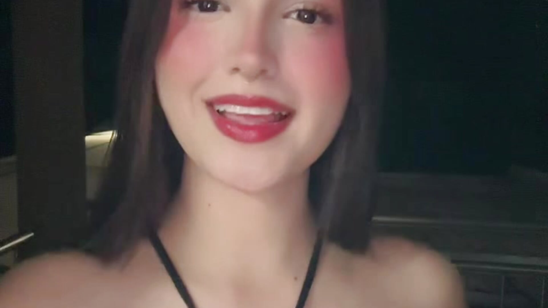 Un poquito de tiktok - video by MIACUTEE_ cam model