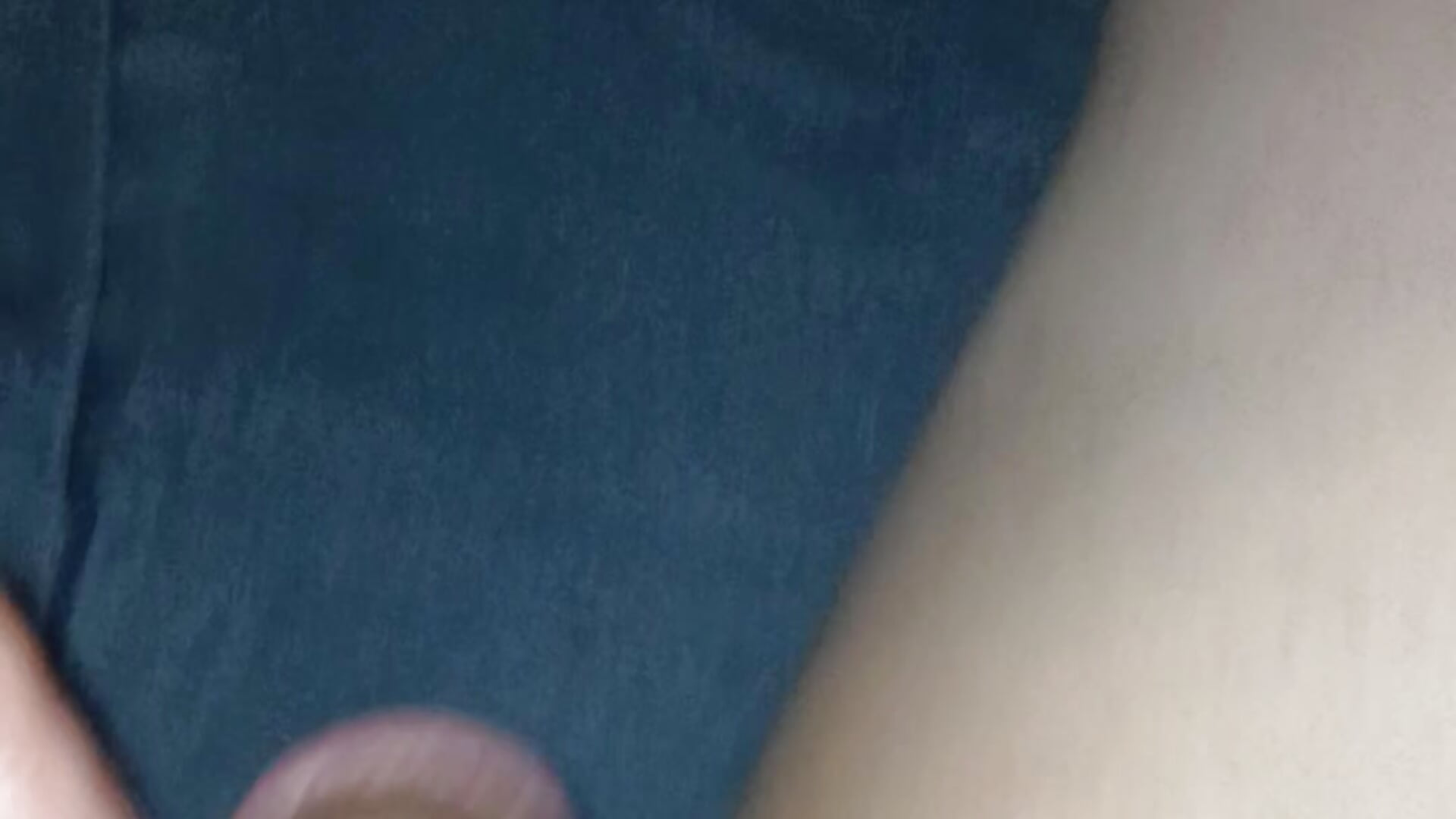 825