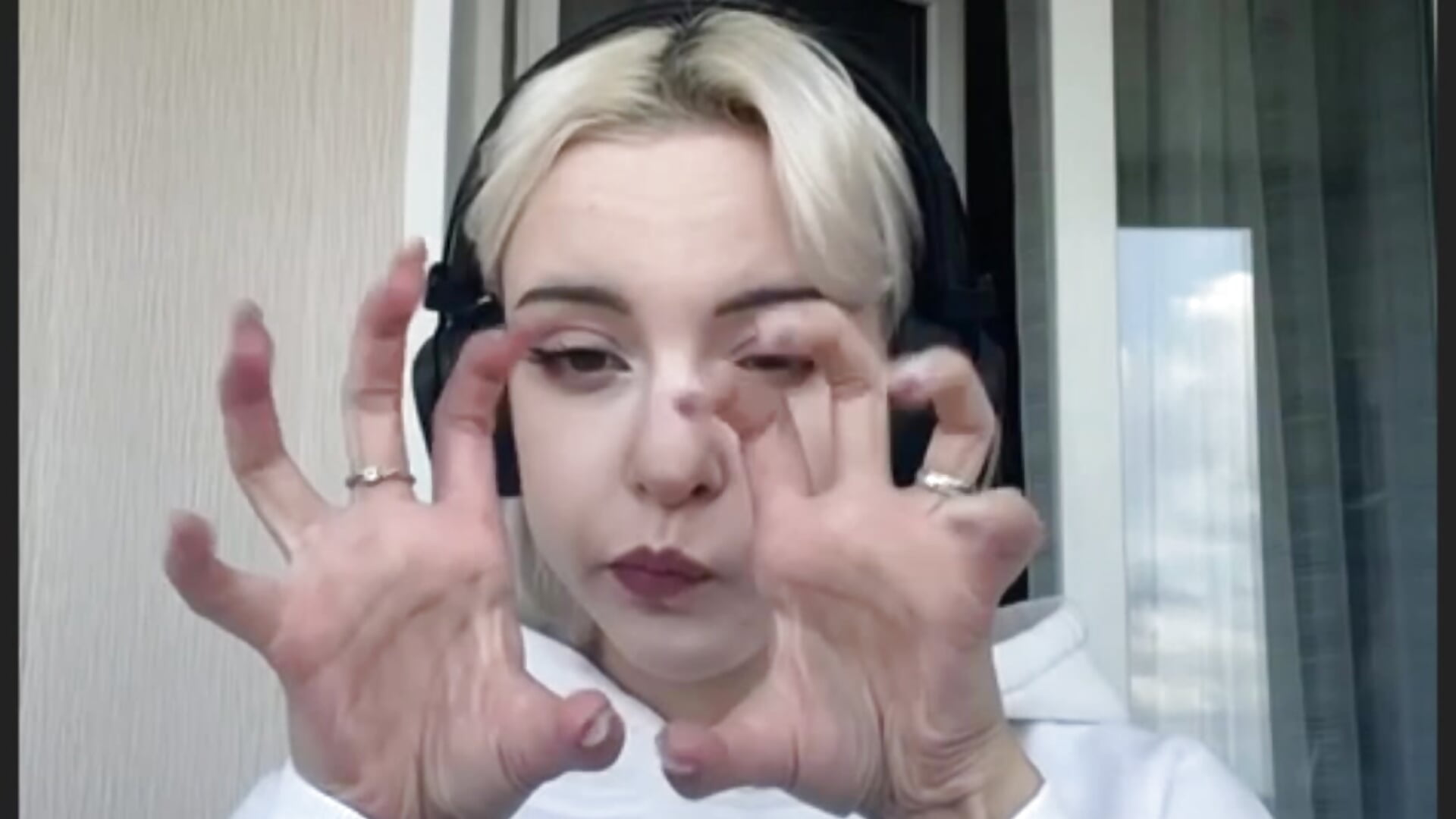 Meow - video by vivi_uwu cam model