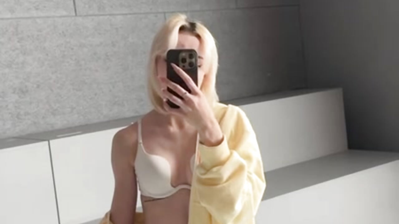 o-la-la - video by vivi_uwu cam model