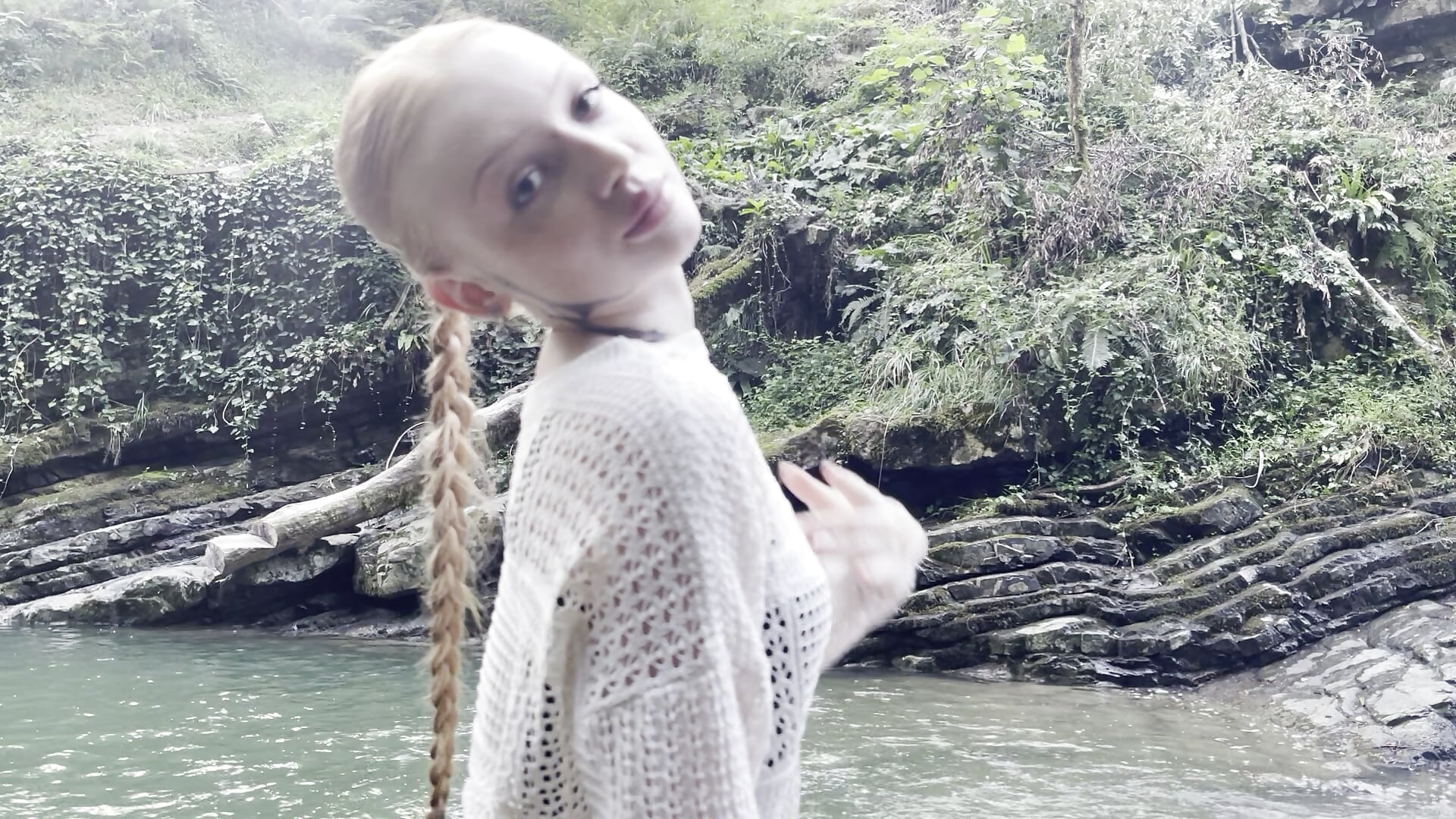 walking in the woods🌲 - video by Iamlylu cam model