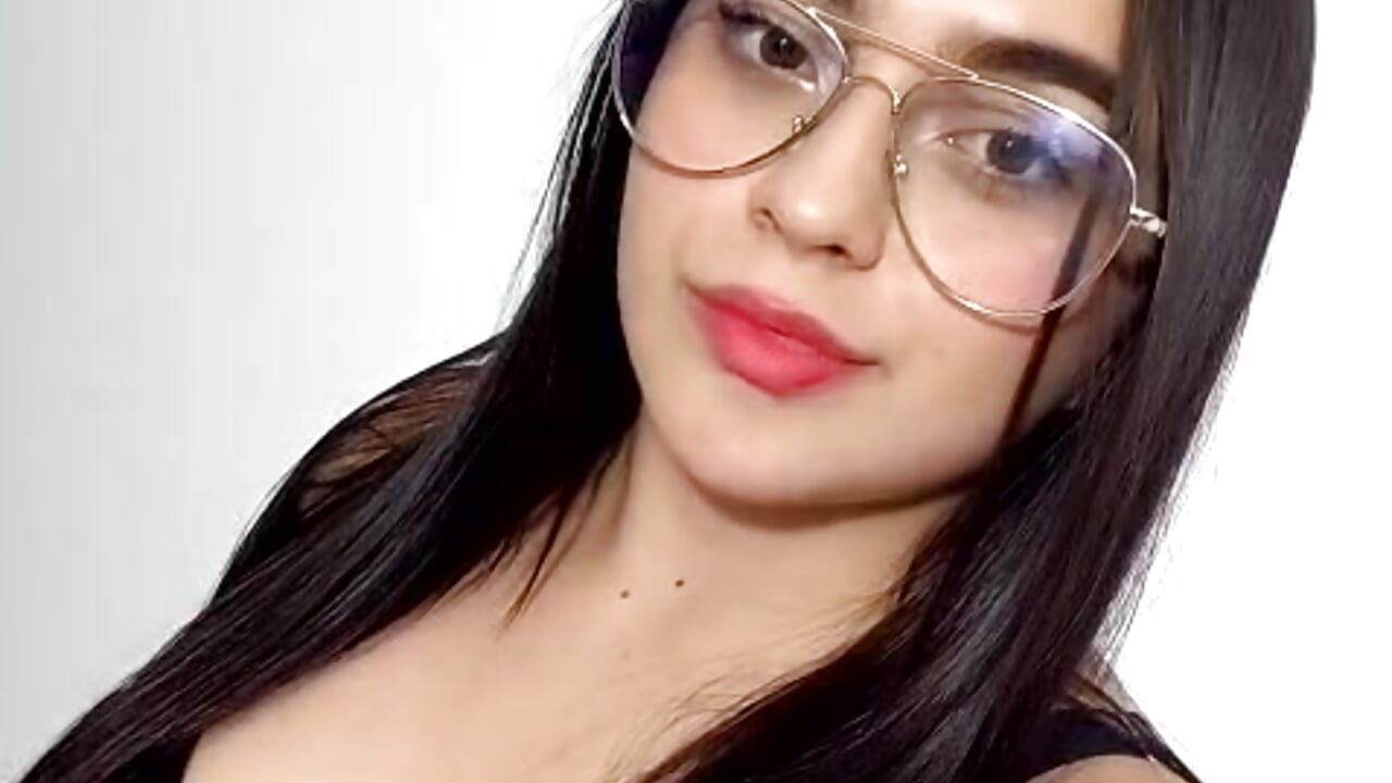 Hi💖 - video by vic_petite cam model