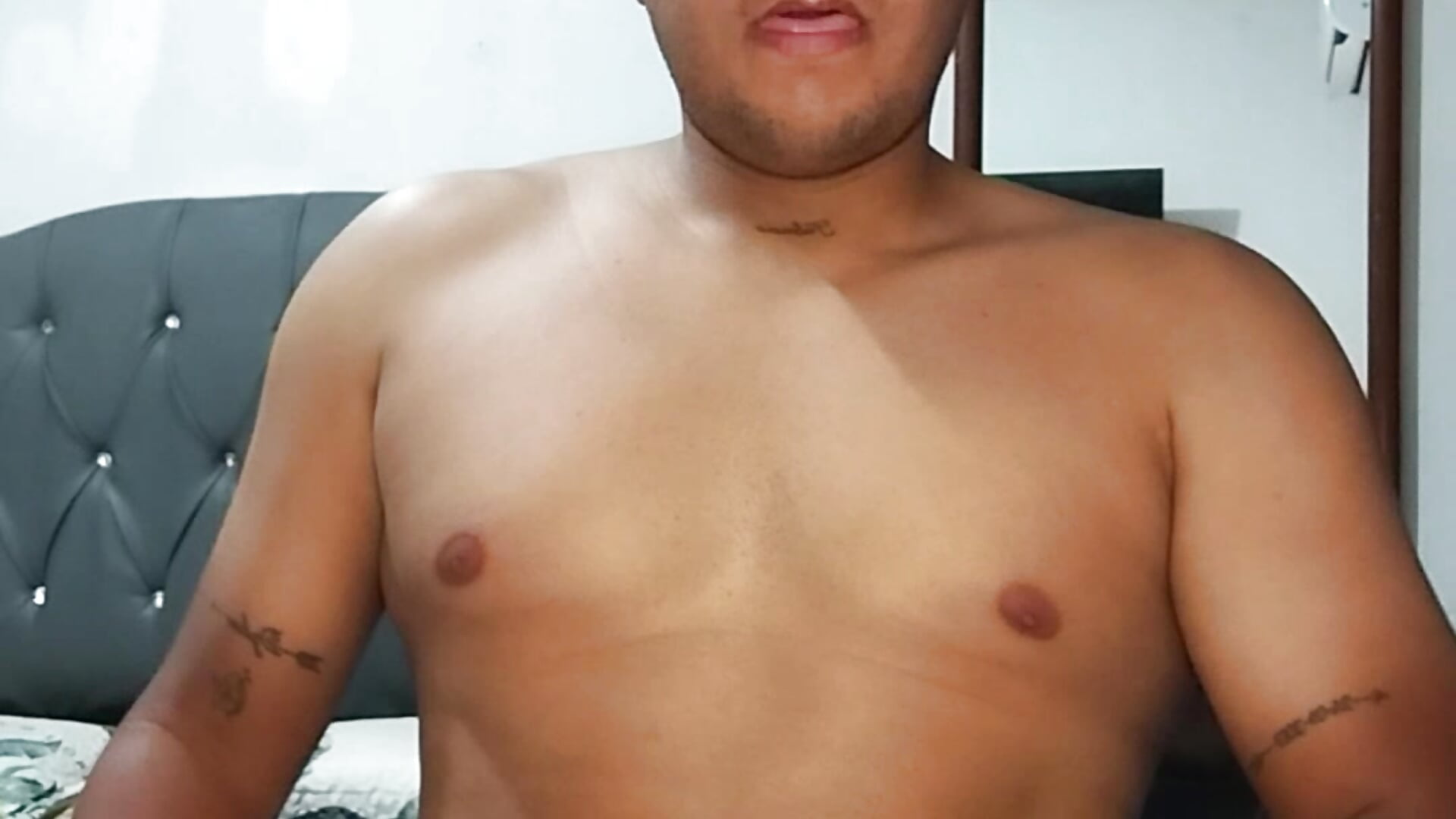 Masturbation and spanking ass - video by cristian_maln1 cam model