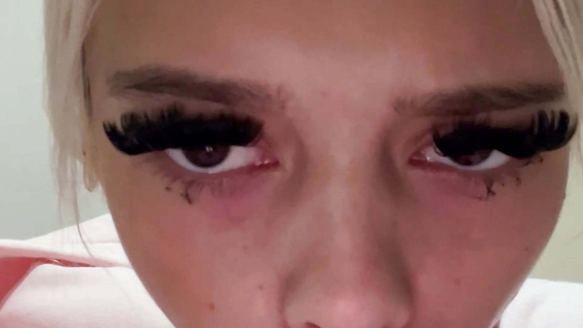 holding dildo in my throat❤️ - فيديو من Terribletabby موديل الكام