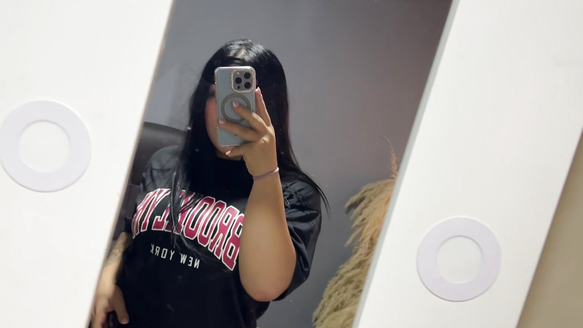 Sweet body - video by sarahh_angeel cam model