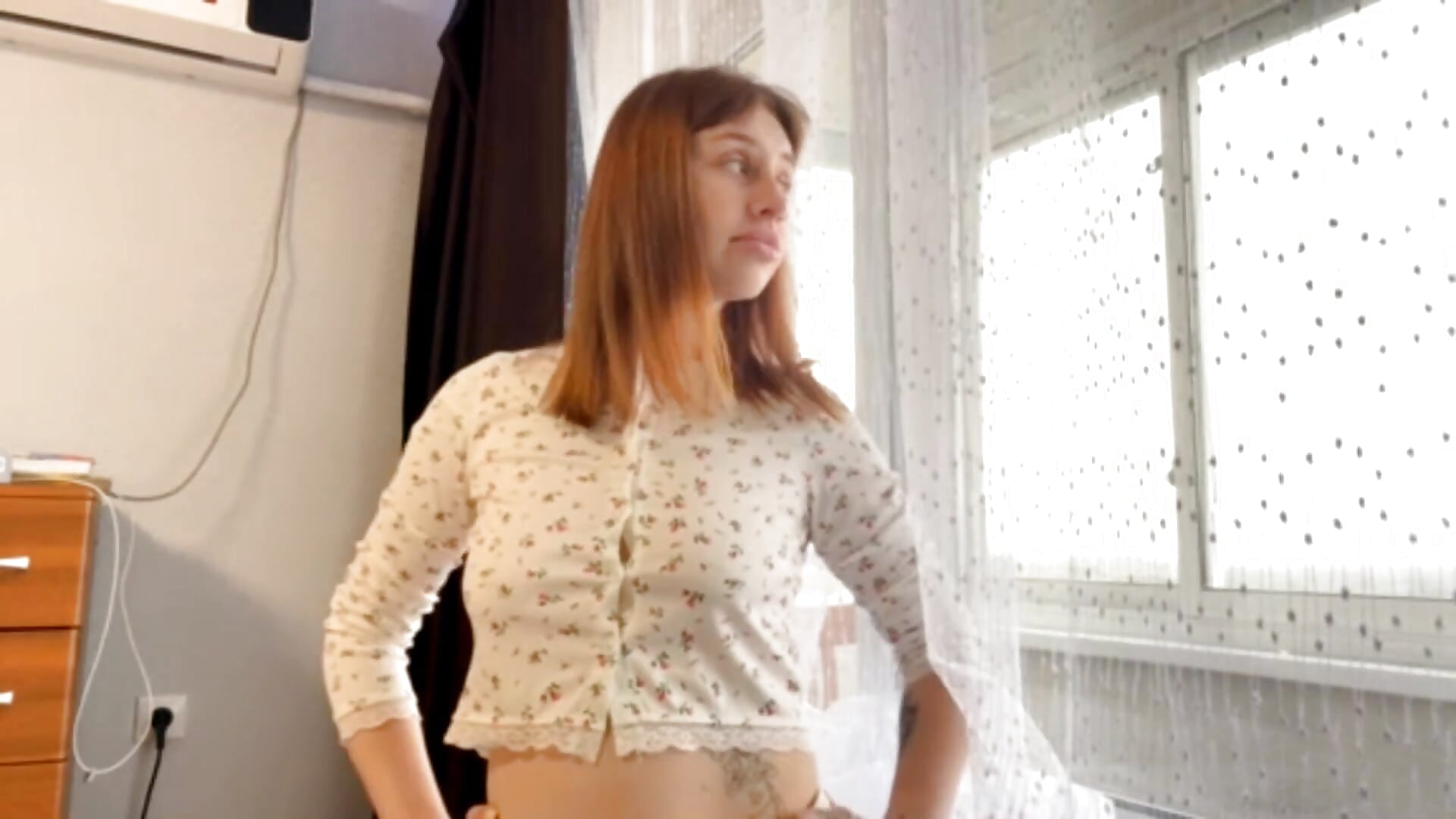 20251014044019 - video by JenevaRuppel cam model