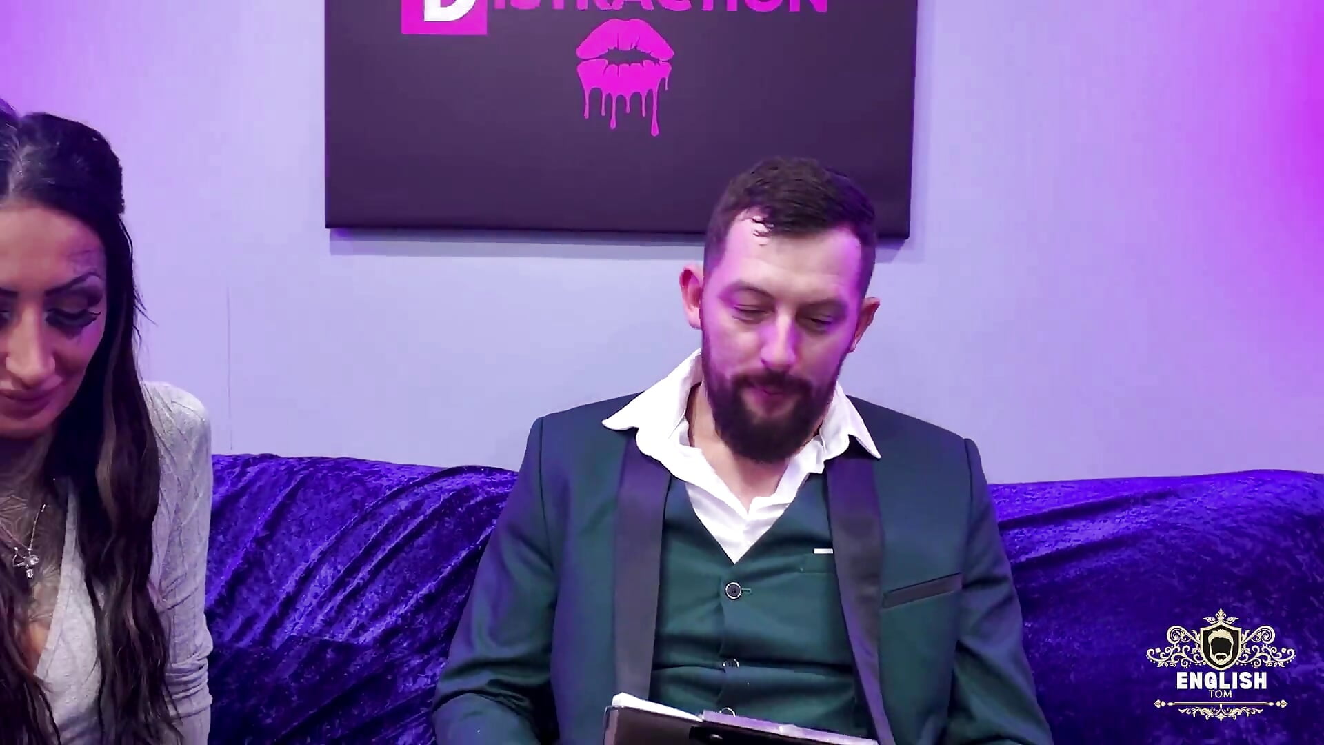 distraction show - video by Winginglifetl cam model