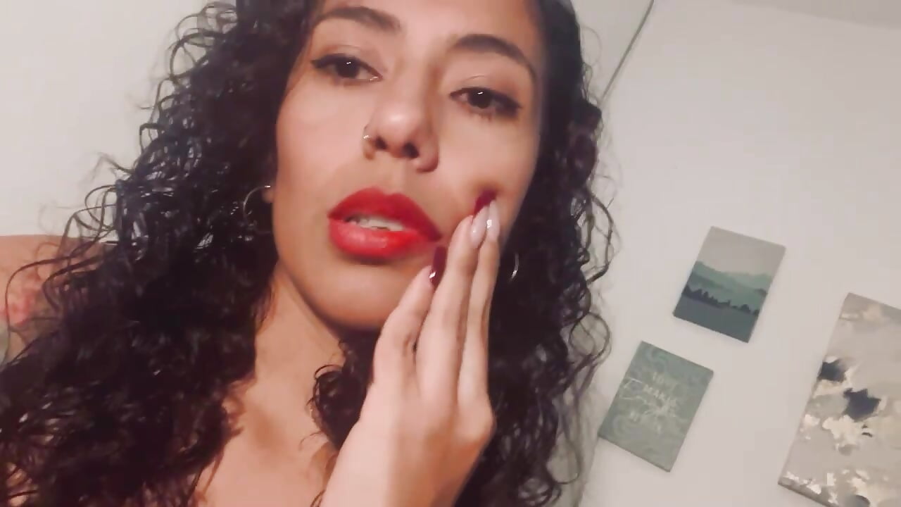 It's Me - video by Natyvelvet___ cam model