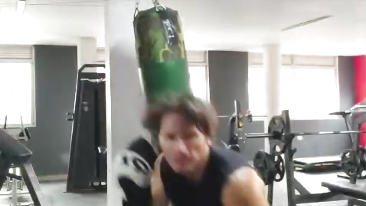 Do you like boxing? training a little 🔥－カメラキャストのJustin_valverdeの動画