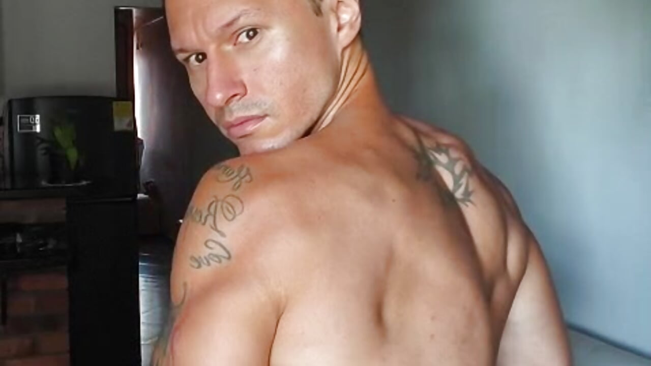 Justin - відео від вебкаммоделі Justin_valverde