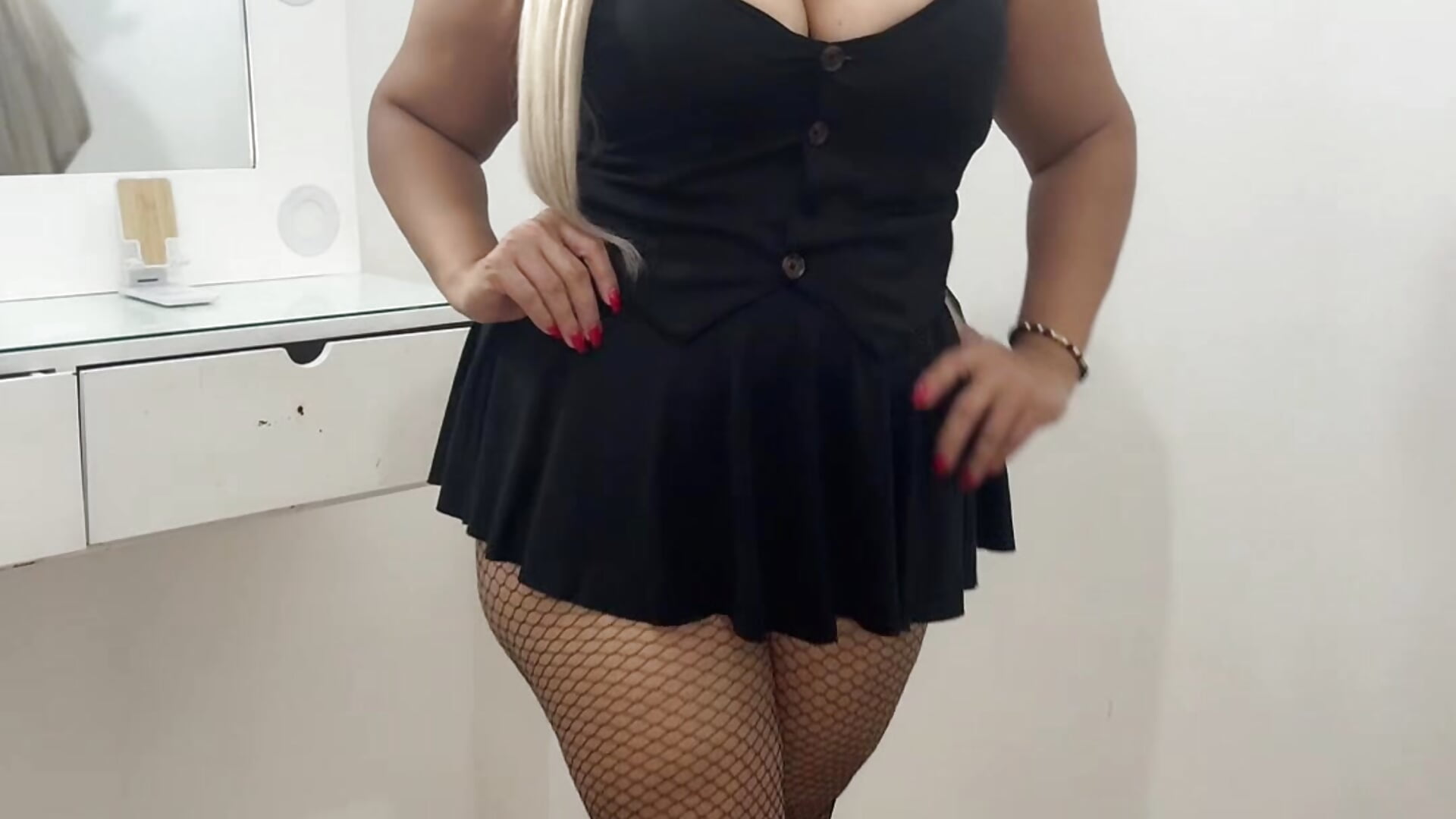 No sé de música, pero si quieres te toco algo… - video by BBWCami_ cam model