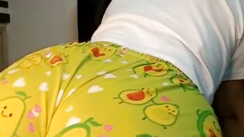 Twerk🍑🍑 - video by LittleAli03 cam model