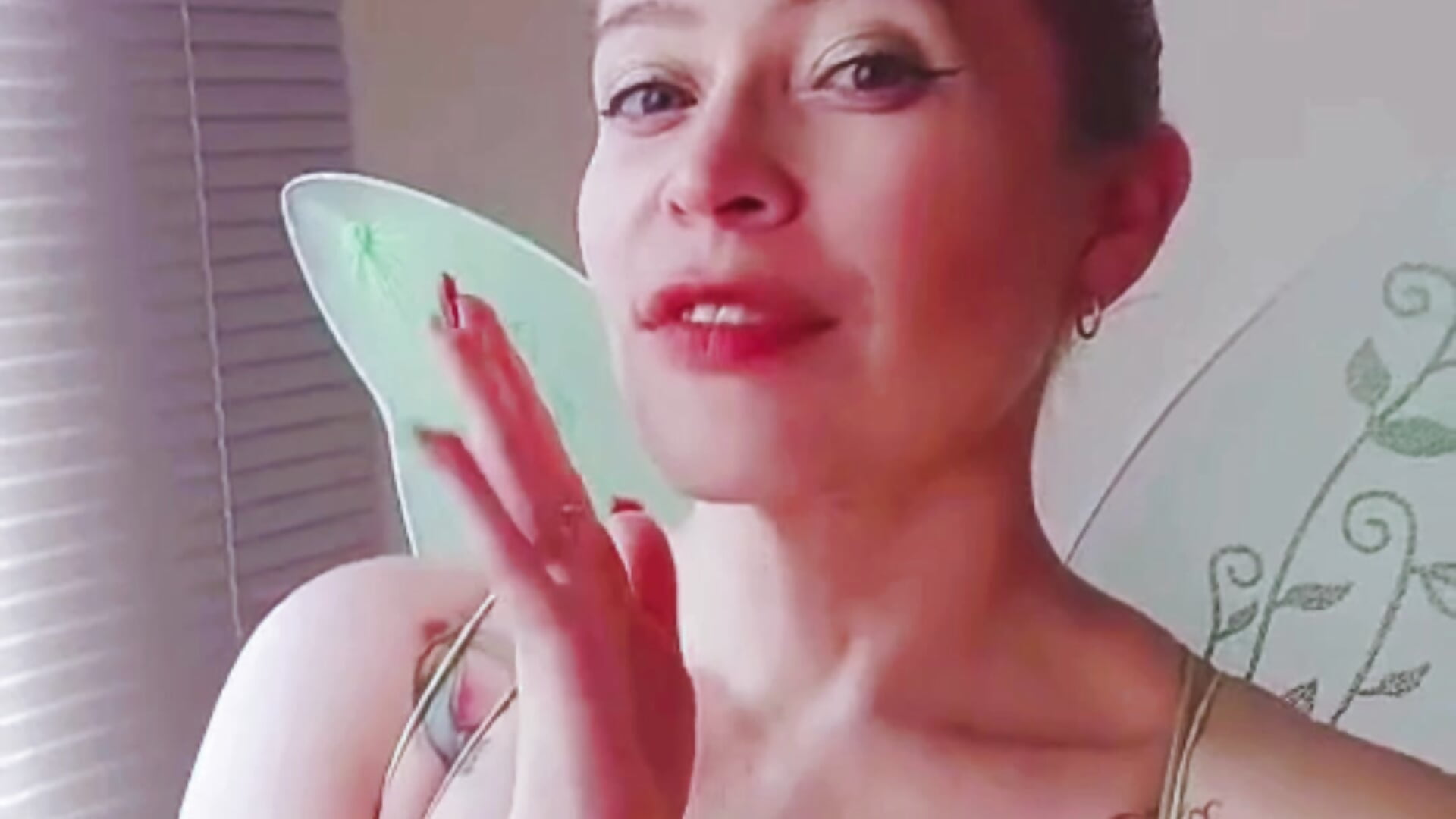 🧚‍♀️ A little bit of magic and plenty of temptation 💕－lesb_milfの動画