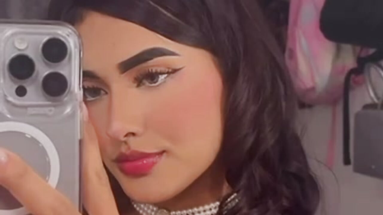 passion red😇 - vídeo de la modelo de cam sarayofficial