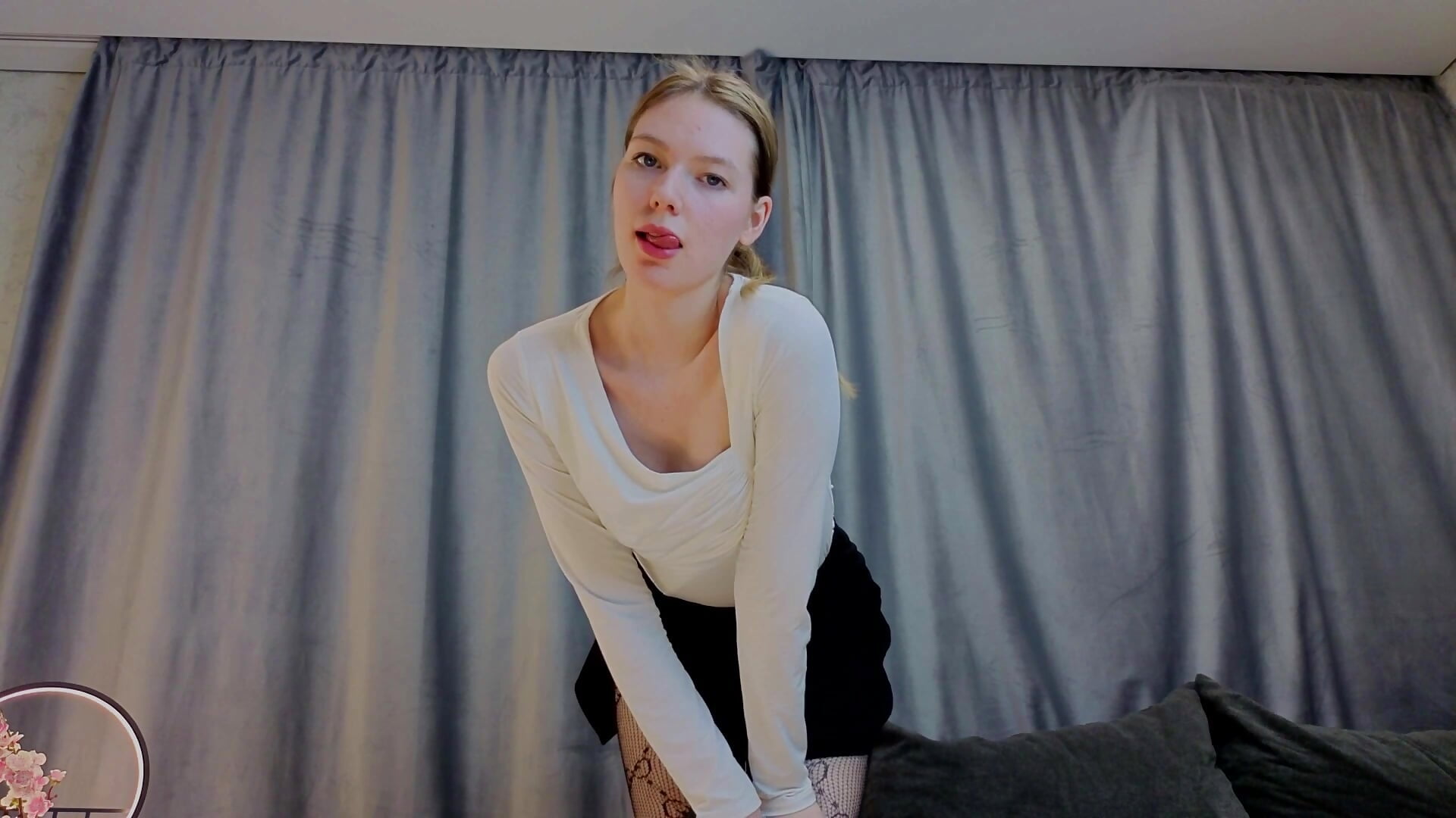 sexy tease you ^^ – video od webkamerové modelky Erosyne