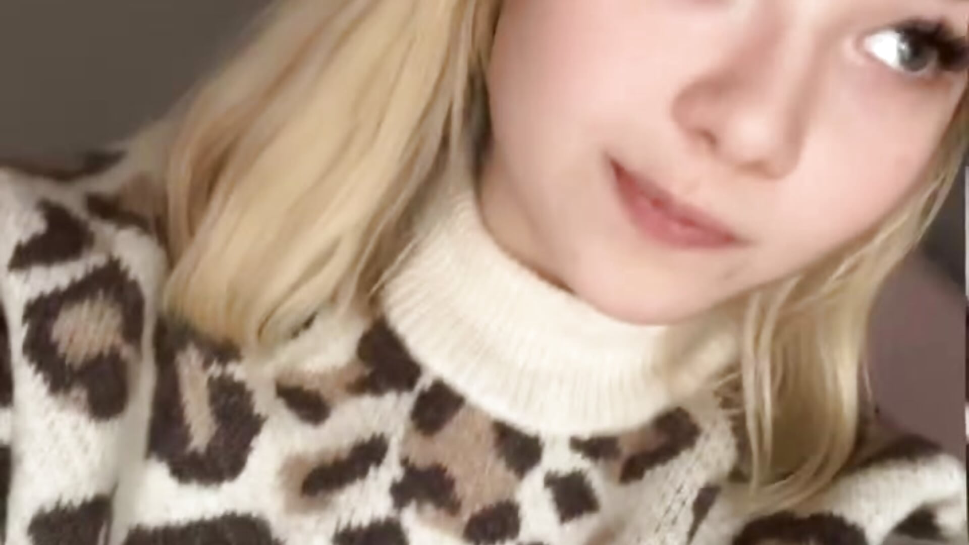 kiss uuuuu ^^ - video của người mẫu cam LesleyMil