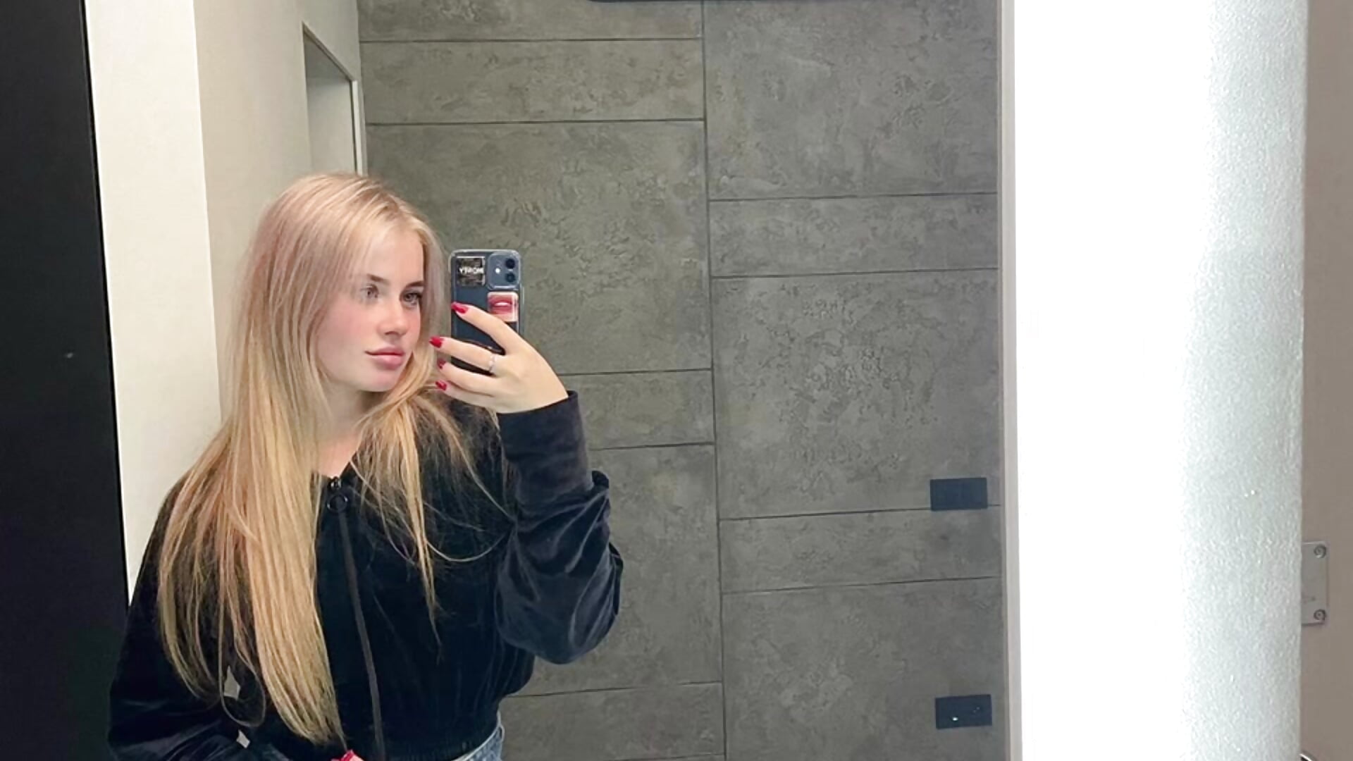 Like - video by MoriahBorella cam model