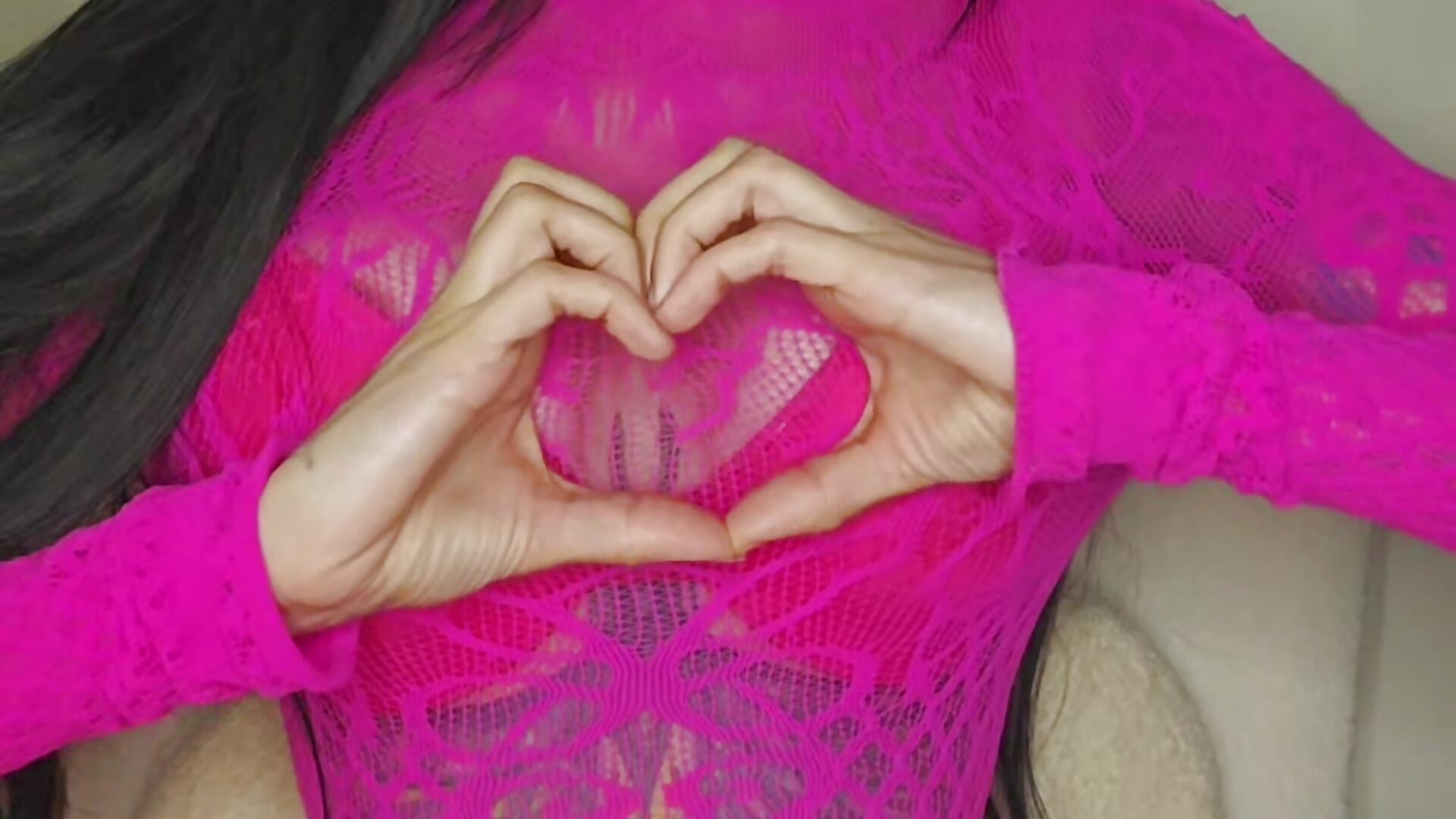 2026-02-08-004249049 - video van LucyMiax cam-model