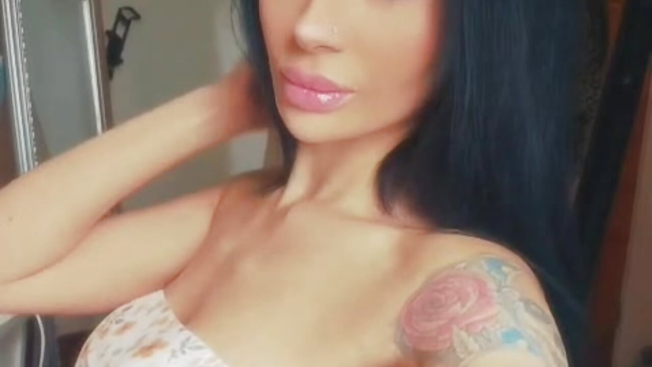 Me x - βίντεο μοντέλου LucyMiax