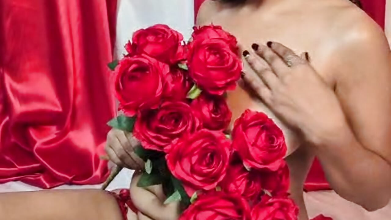 silk skin, petals of fire💝🔥 – video modela na kameri Miaa_Star1