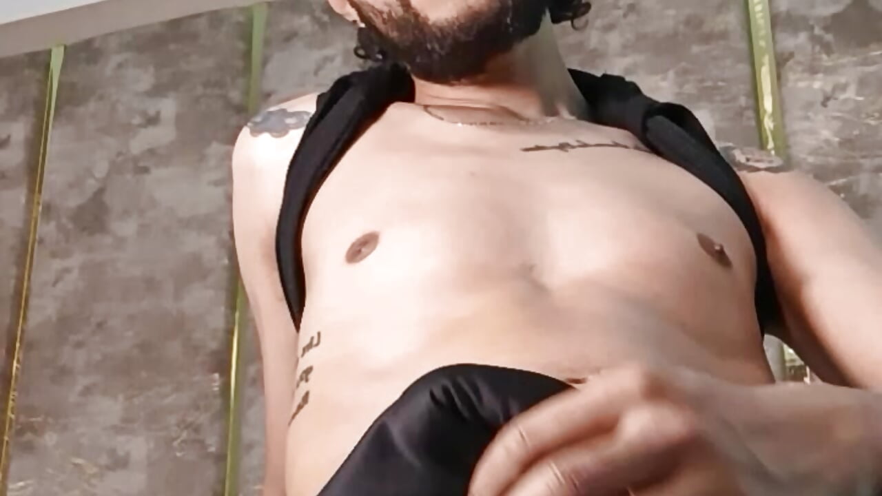 I need a hand ✊🏻✊🏻💦💦 - video by Liam_Samderz cam model