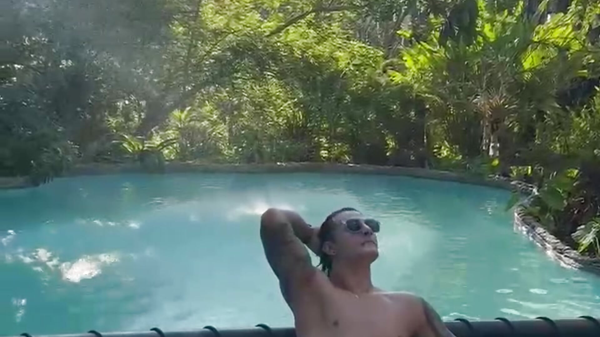 come to the pool with me - video di Dominick_walker modella di cam