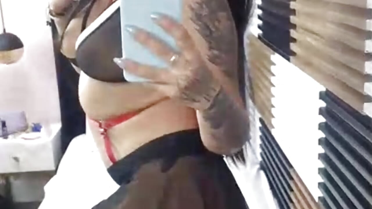 Sexy body - video by JuliethCruz_ cam model