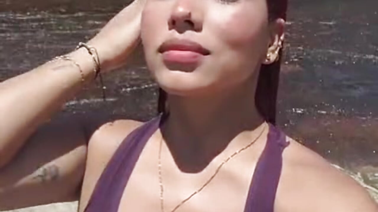 WhatsApp Video 2025-10-24 at 3,09,32 PM (1) - video by tamy_desire cam model