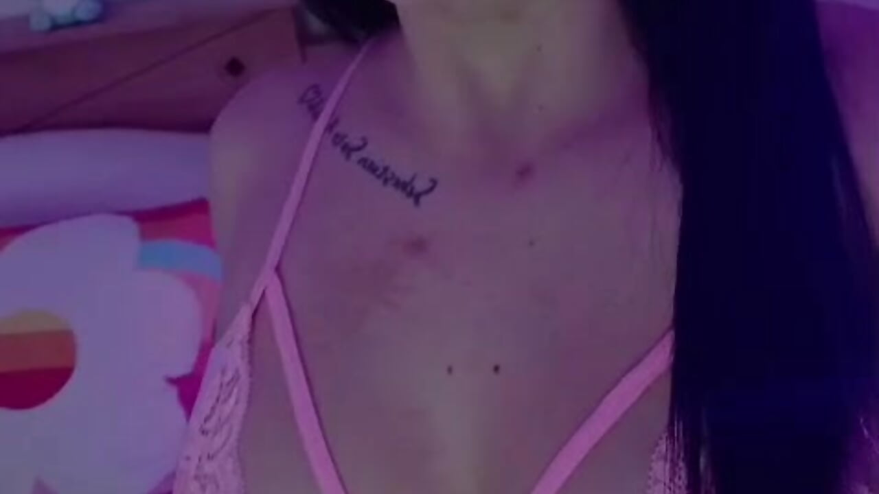 ✨ - video by Niaa222 cam model