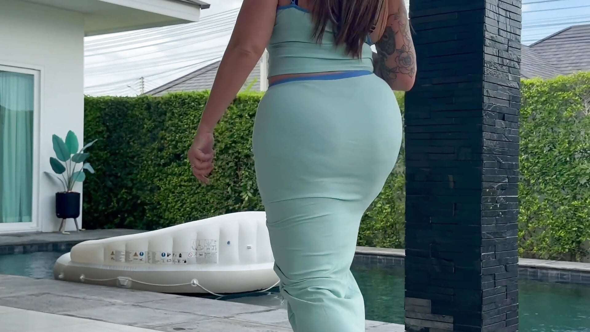I wanna jump in - video by Amiraxevans cam model