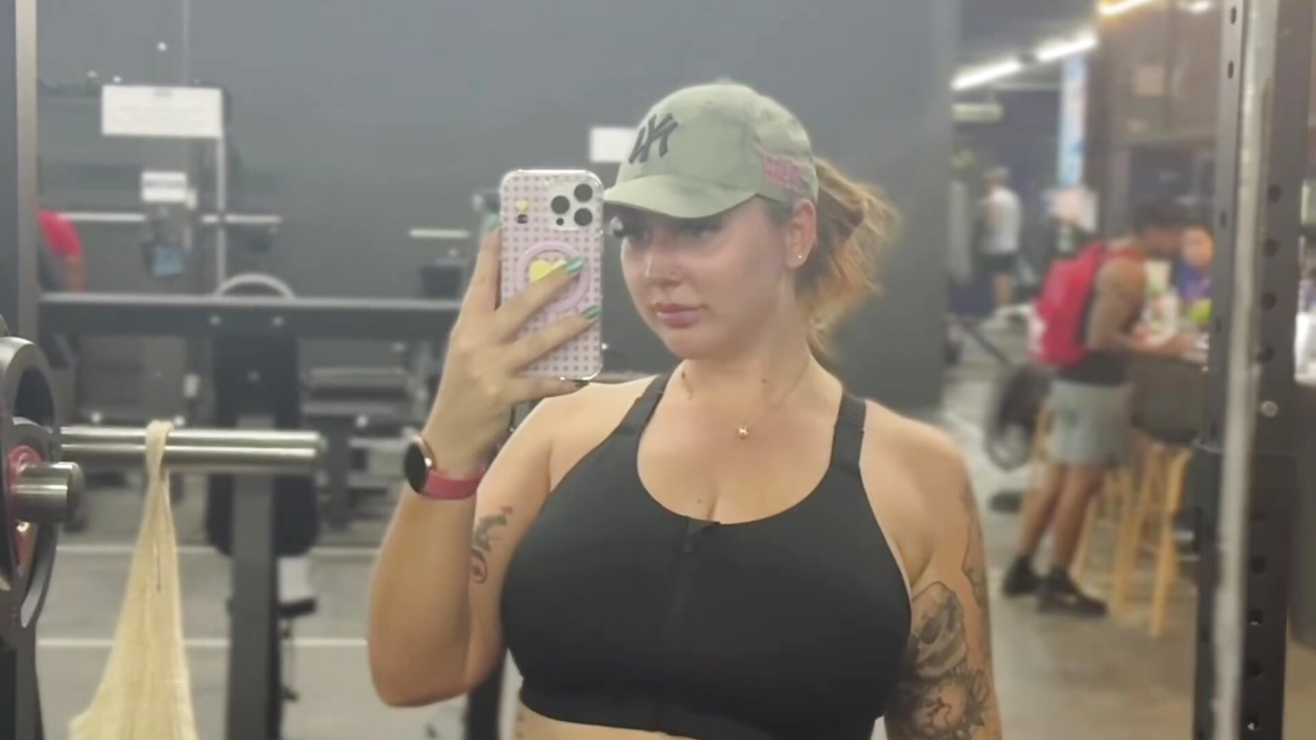 All natural 💪🏻 - video by Amiraxevans cam model