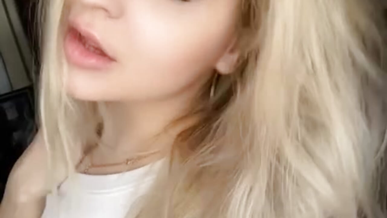 Me <3 - video by cold_blondie cam model