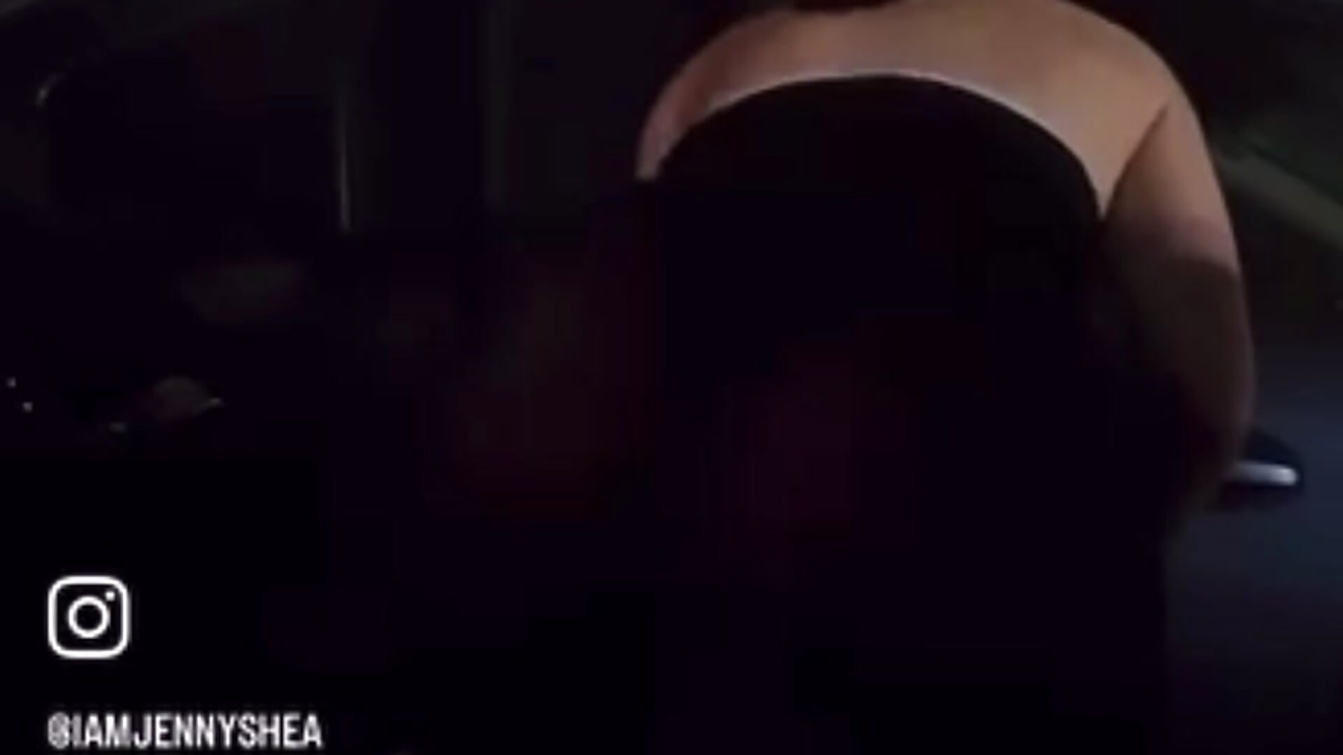 Peek a boo 😋 - video by Sheamami cam model