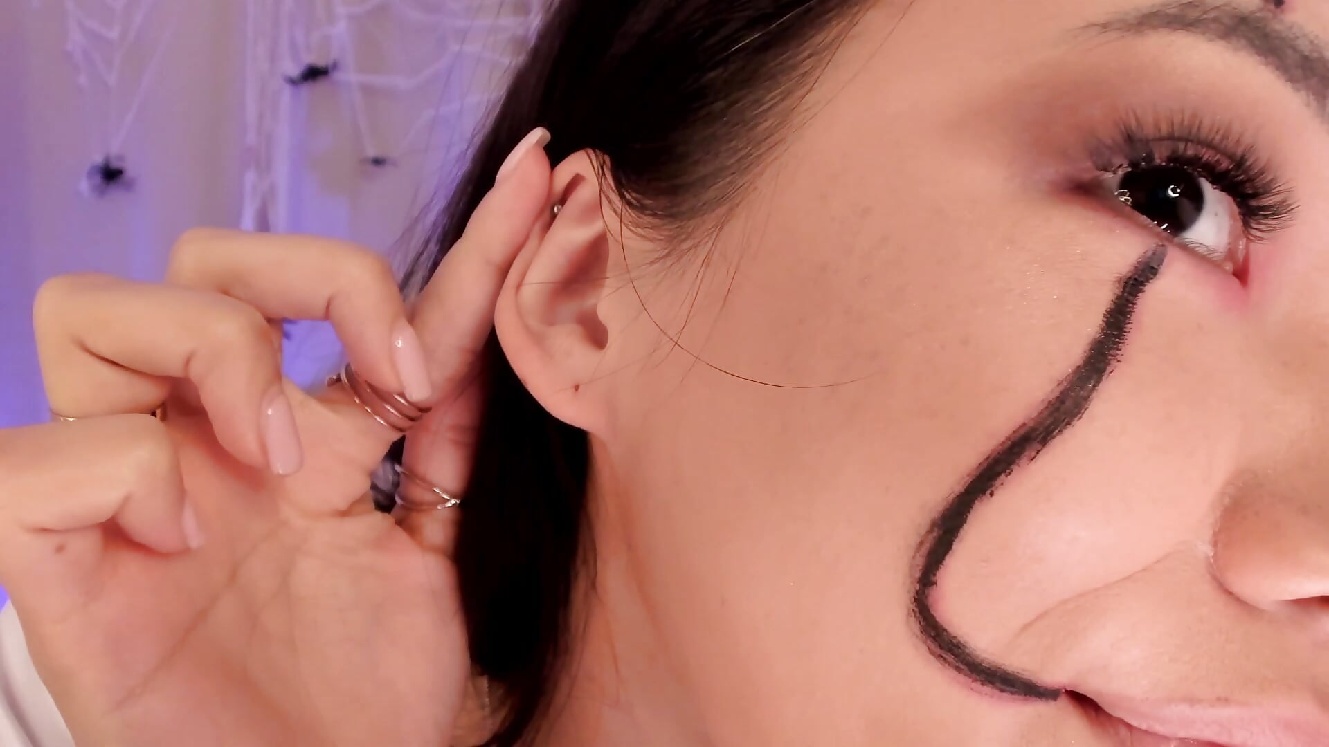 piercing - video by Divine_Madeleine cam model