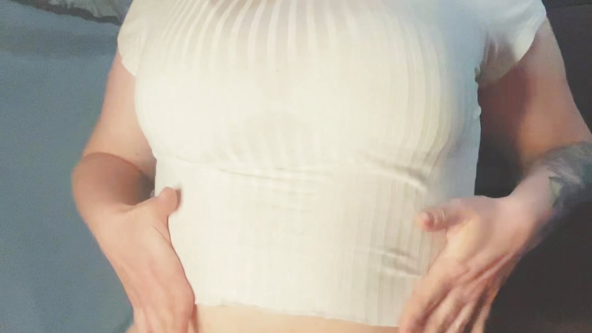 v1c044g50000d3pjqqvog65kmh8gumcg - video by Andrea_h15 cam model