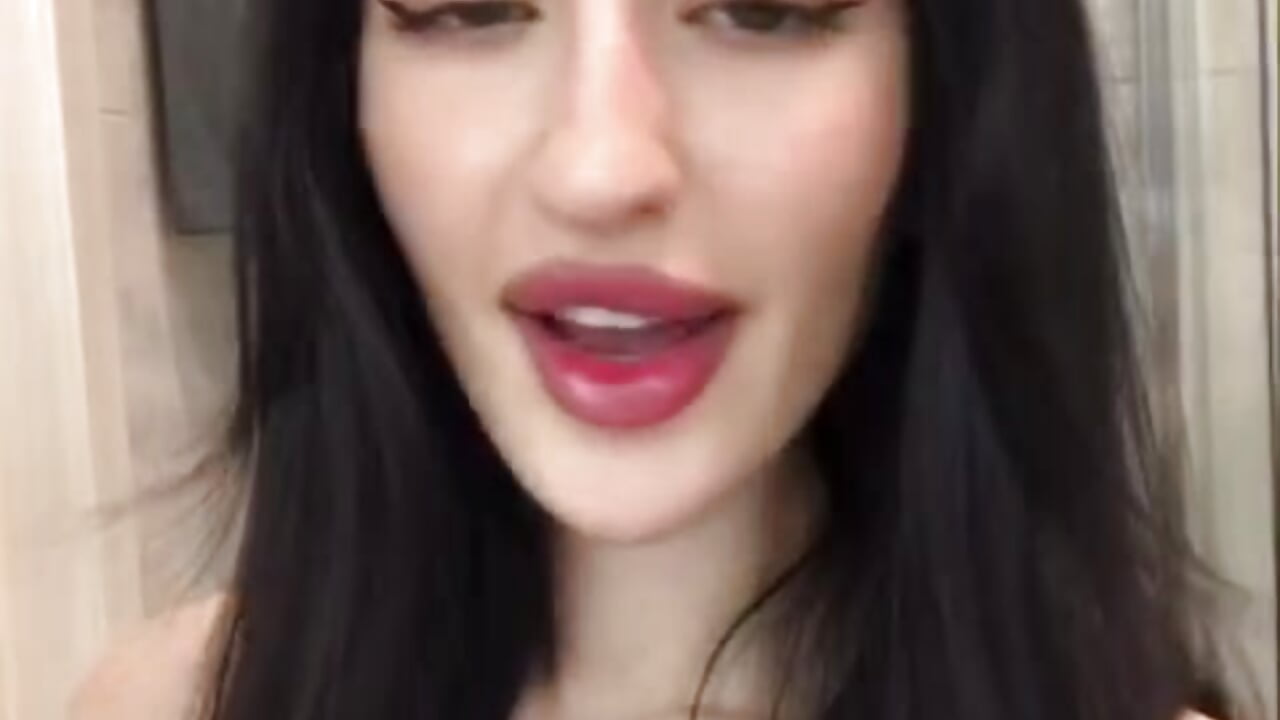 lipsing ;) - vidéo du modèle de showcams Marie_Long