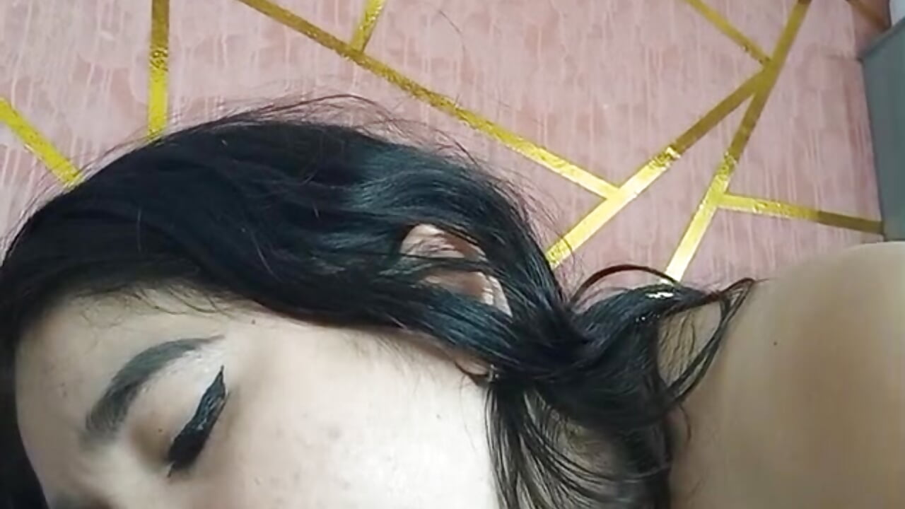 WhatsApp Video 2025-09-14 at 6,31,13 PM - video by camilahot10 cam model