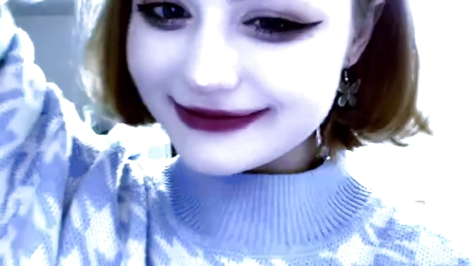 white skin - video by little__emily cam model