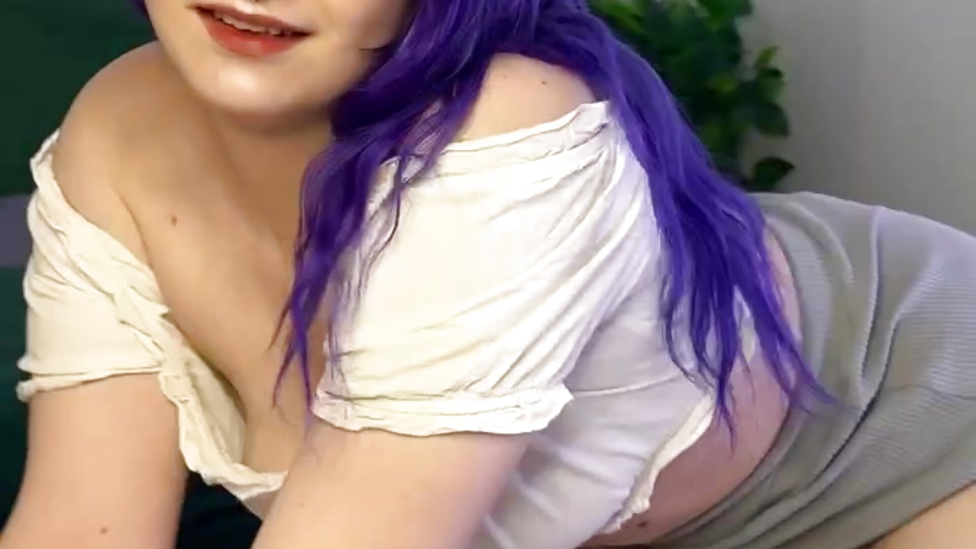 mee^^ - video by AleksaDivine cam model